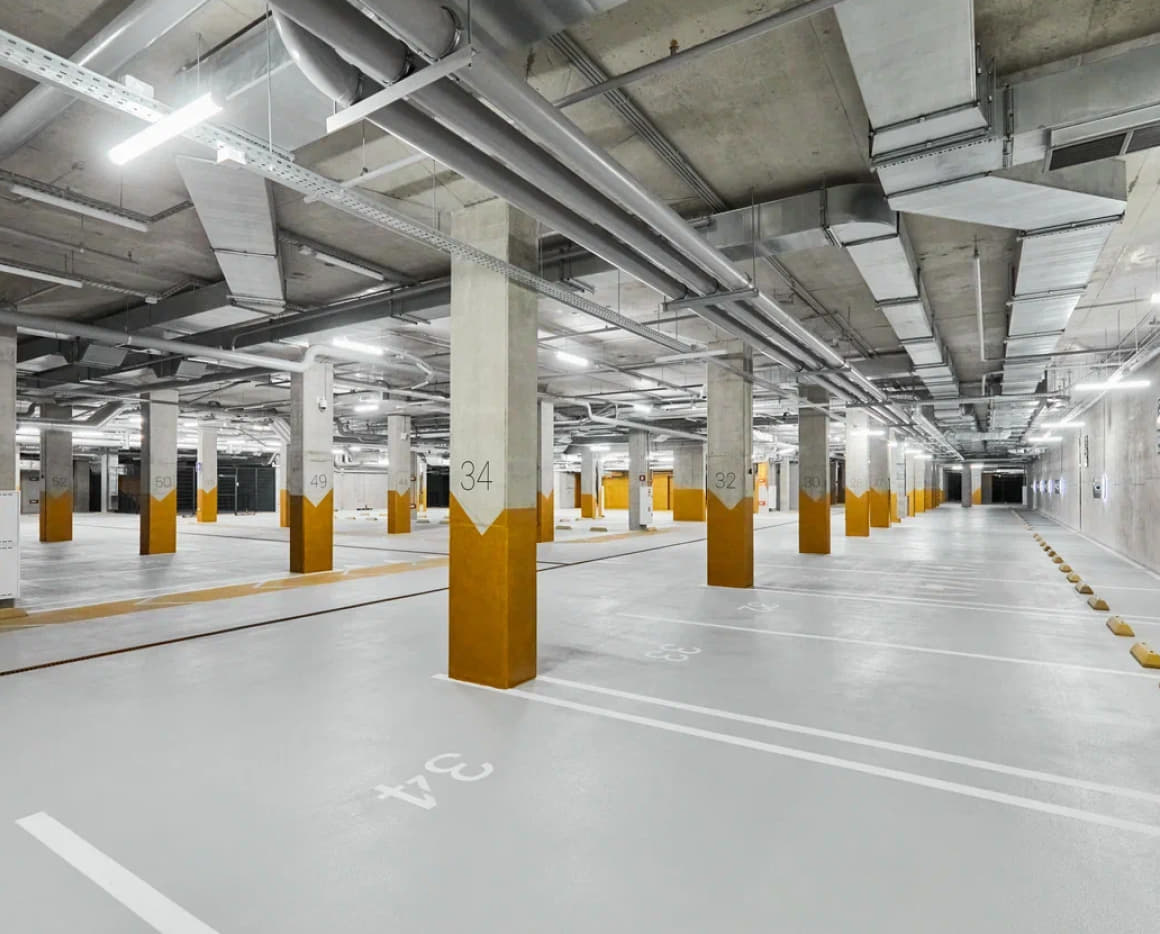 Просторный паркинг